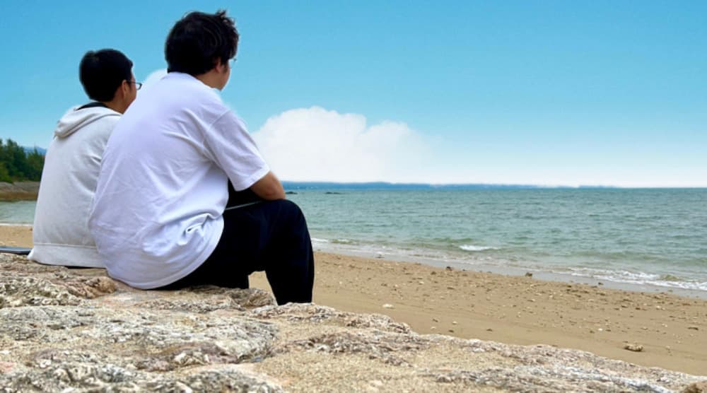 波の音を聞きながら昼寝